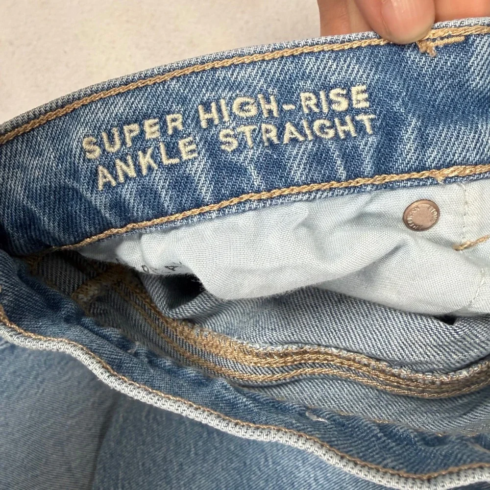 American Eagle Super High-Rise Ankle Straight Jeans Light Wash Womens 6 Regular - Picture 3 of 10